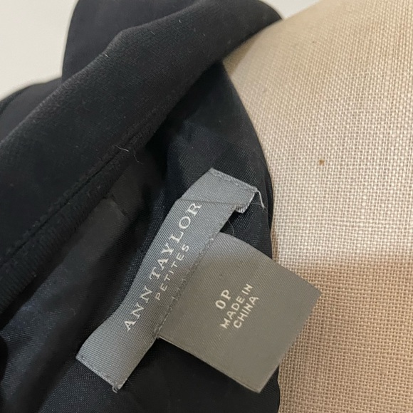 Ann Taylor Black Tailored Women's Blazer - Picture 8 of 8